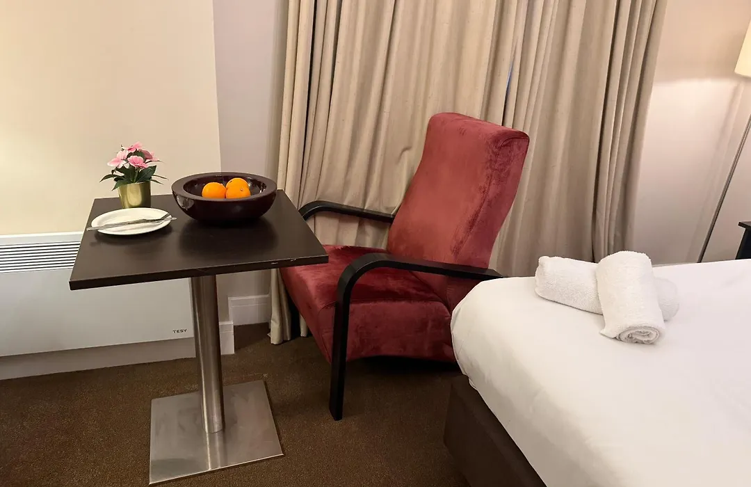 Green Ariana Hotel - Near Wembley And Central London-1