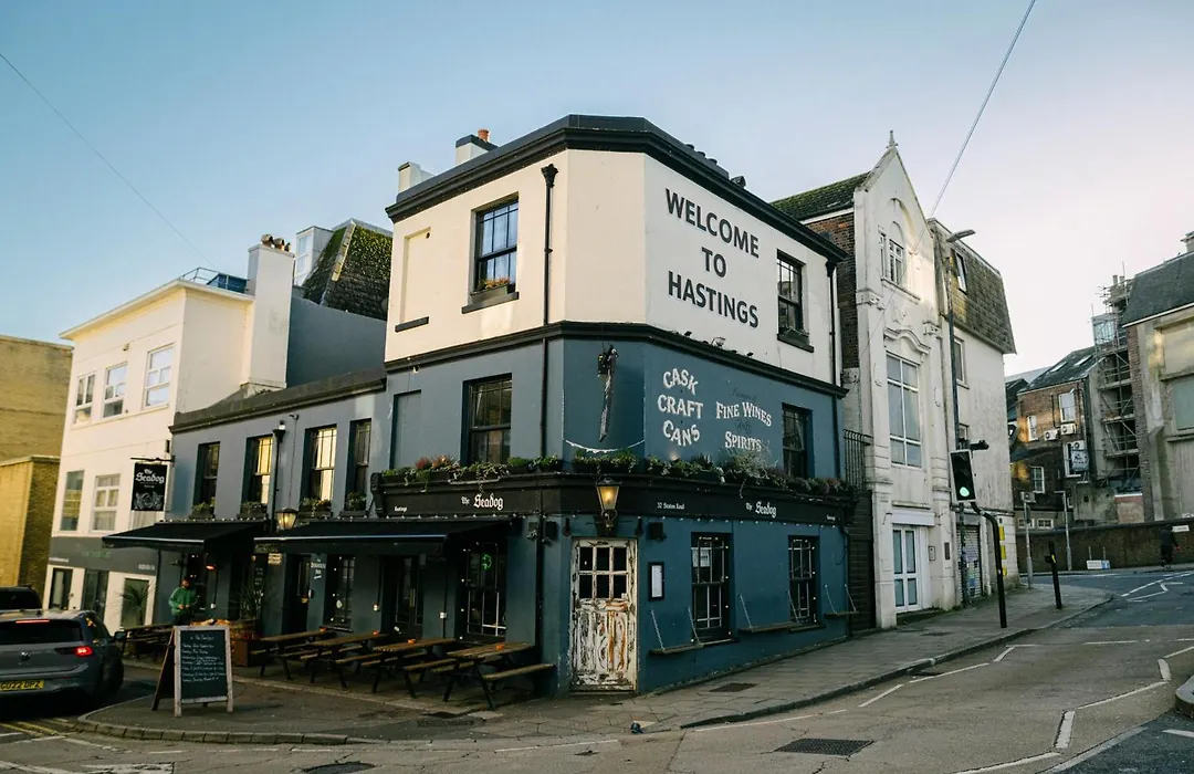 The Doghouse Inn-1