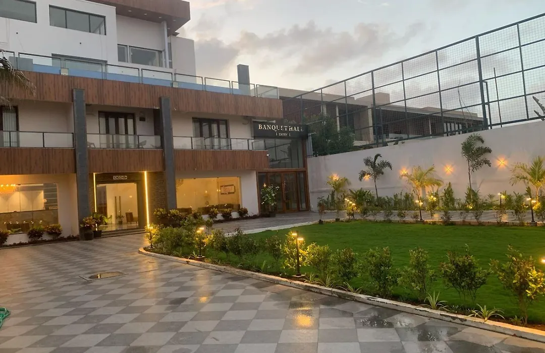 The Palms Ecr Resort & Banquets-1
