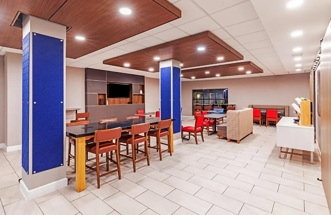 Holiday Inn Express & Suites Del Rio By Ihg-1