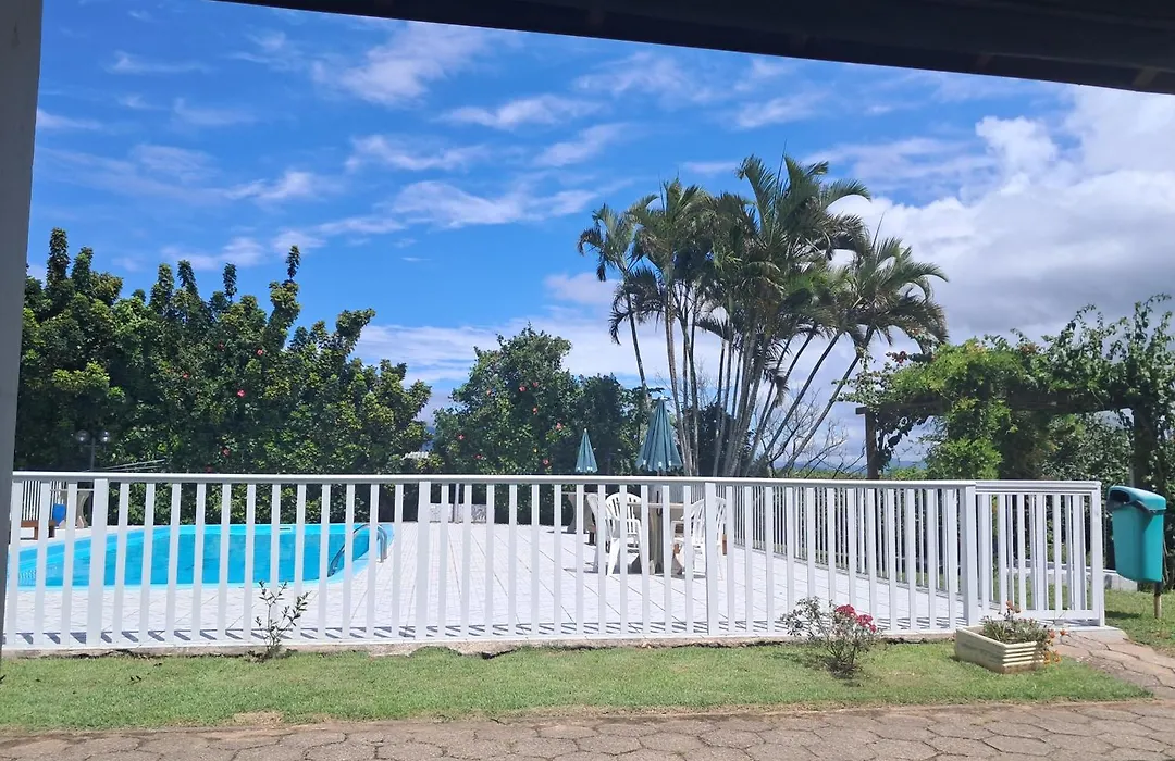 Apartamento pé na areia de 1 dormitório com vista para Praia ou vista lateral Pontas das Canas-1