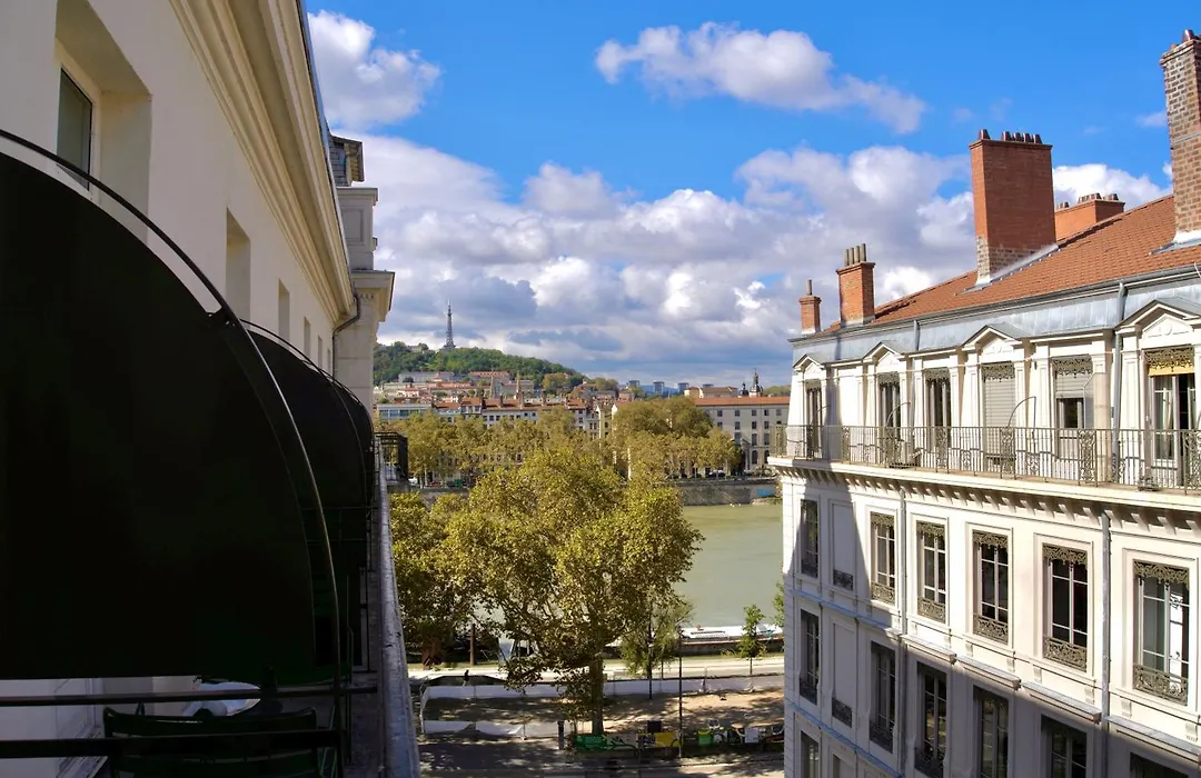 Okko Hotels Lyon Pont Lafayette-1