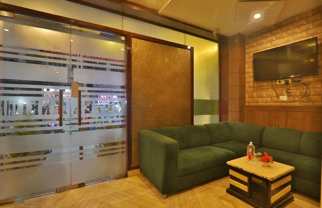 4Everstay By Janki Inn Most Luxury & Spacious Rooms Best Family Hotel In Varansi-1