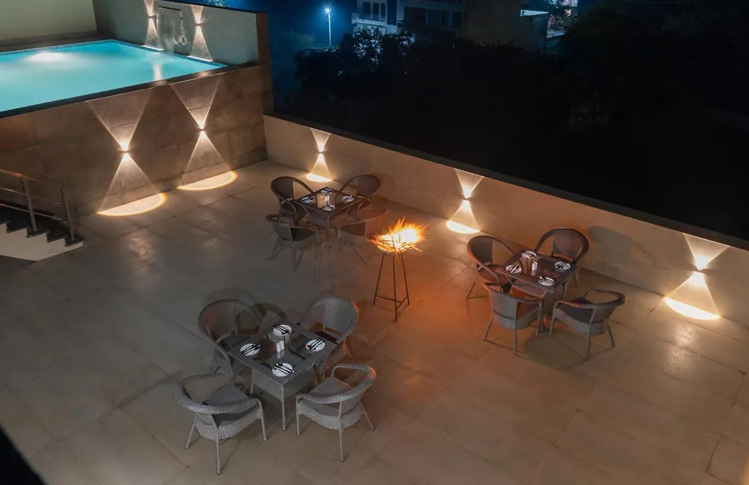 Clarks Inn Suites Agra Near Tajmahal-1