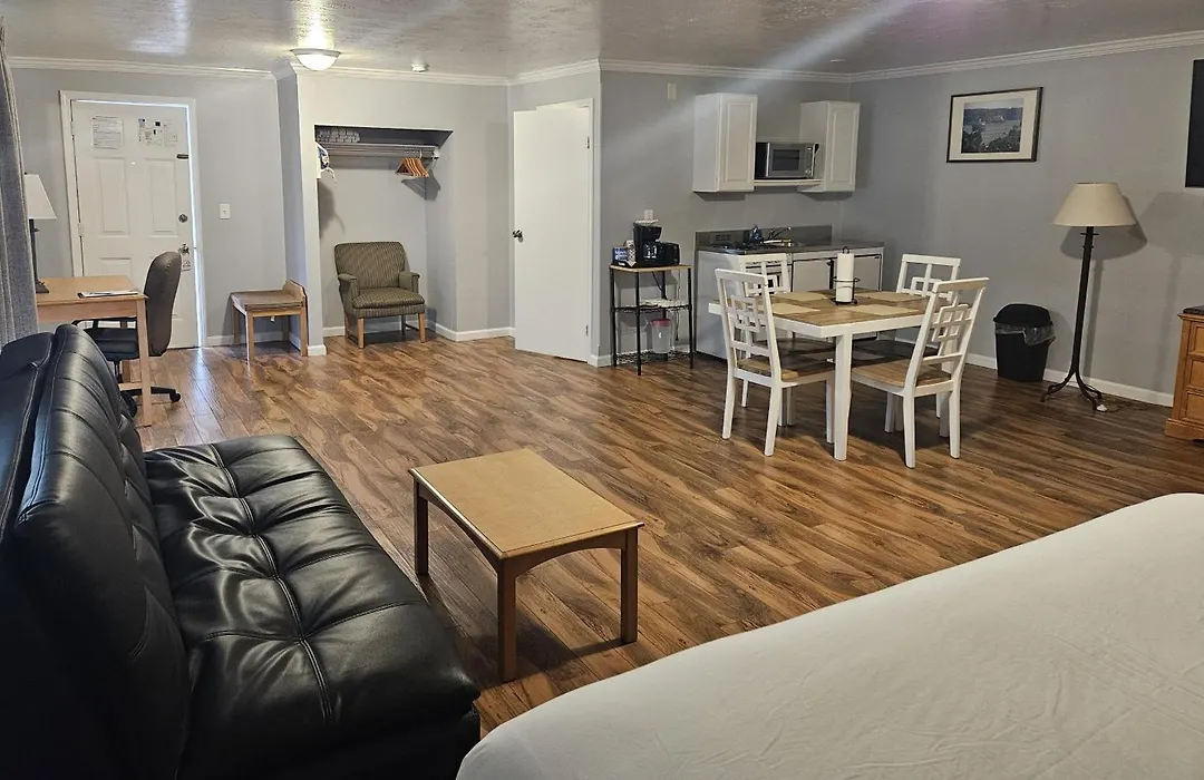 Captain'S Inn And Suites-1