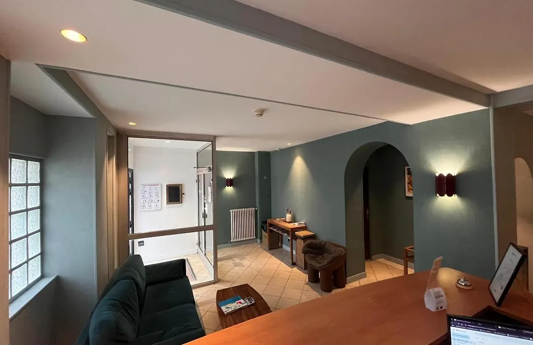 Merryl Hotel-1