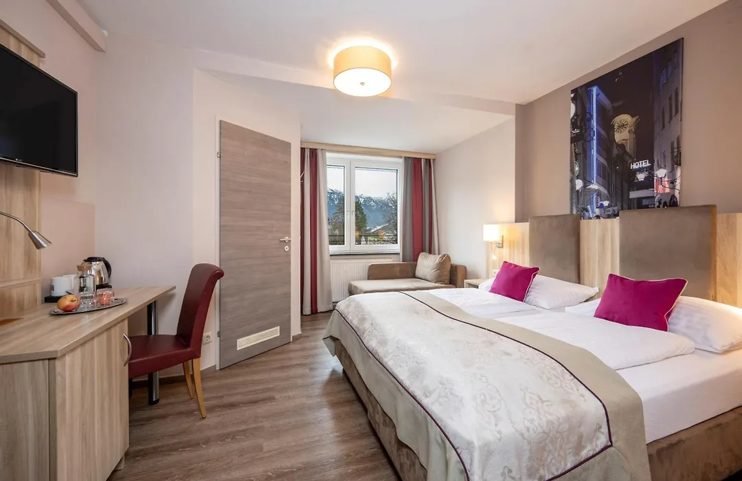 Hotel Junior By Max 70-1