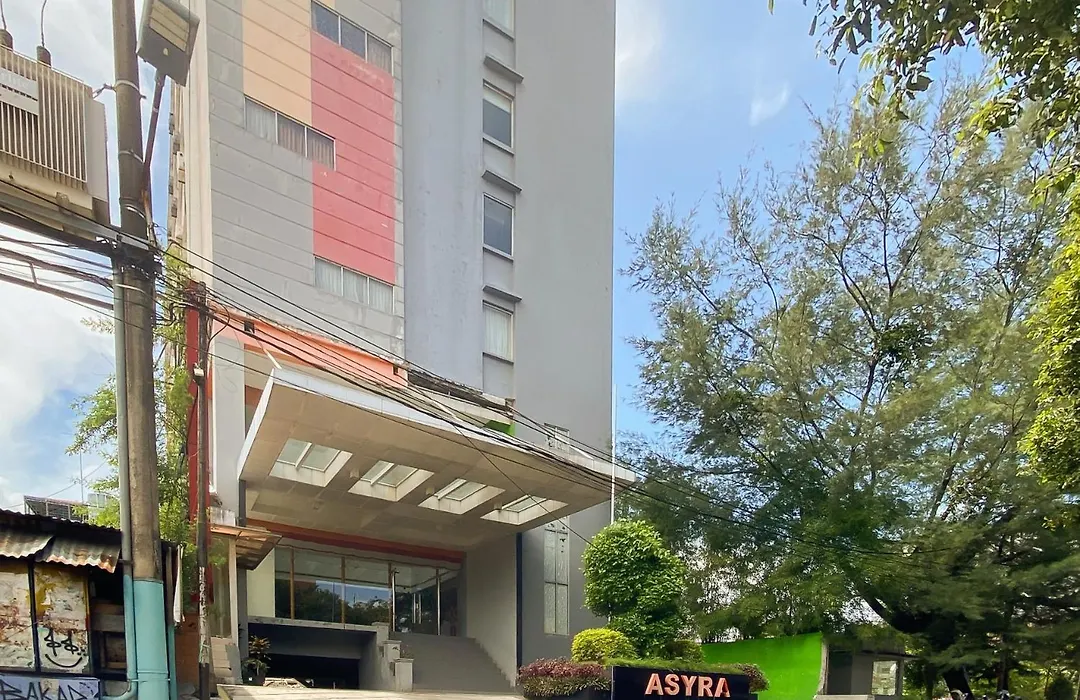 Urbanview Hotel Asyra Makassar-1