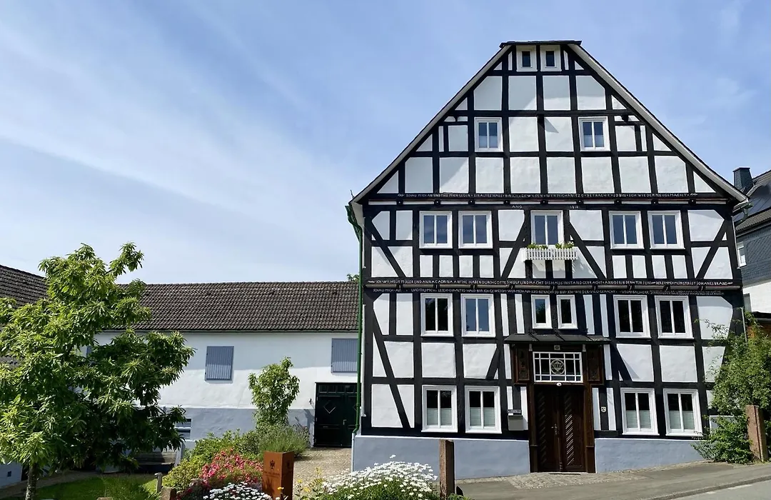 Hof Hallenberg-1