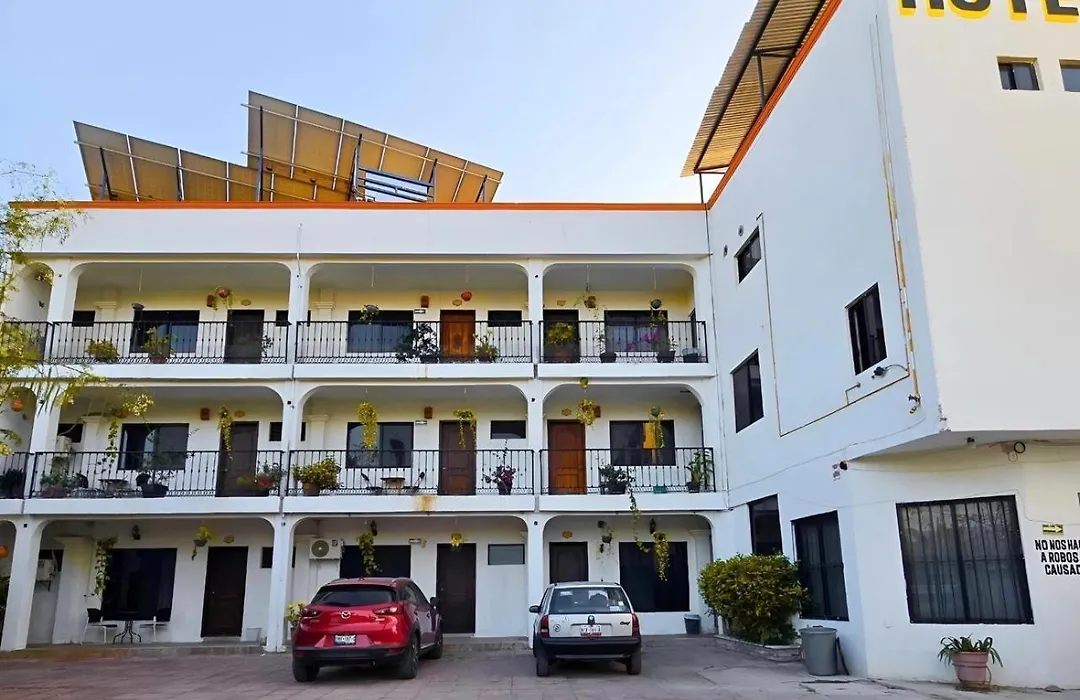 Hotel Villa Esmeralda-1