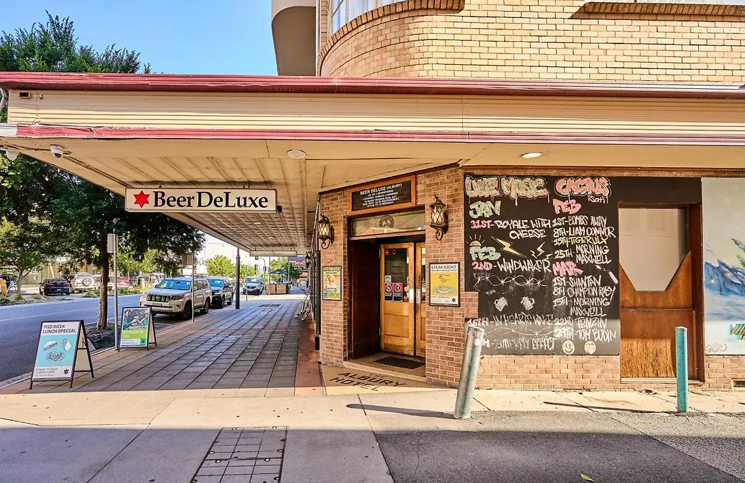 Beer Deluxe Albury-1