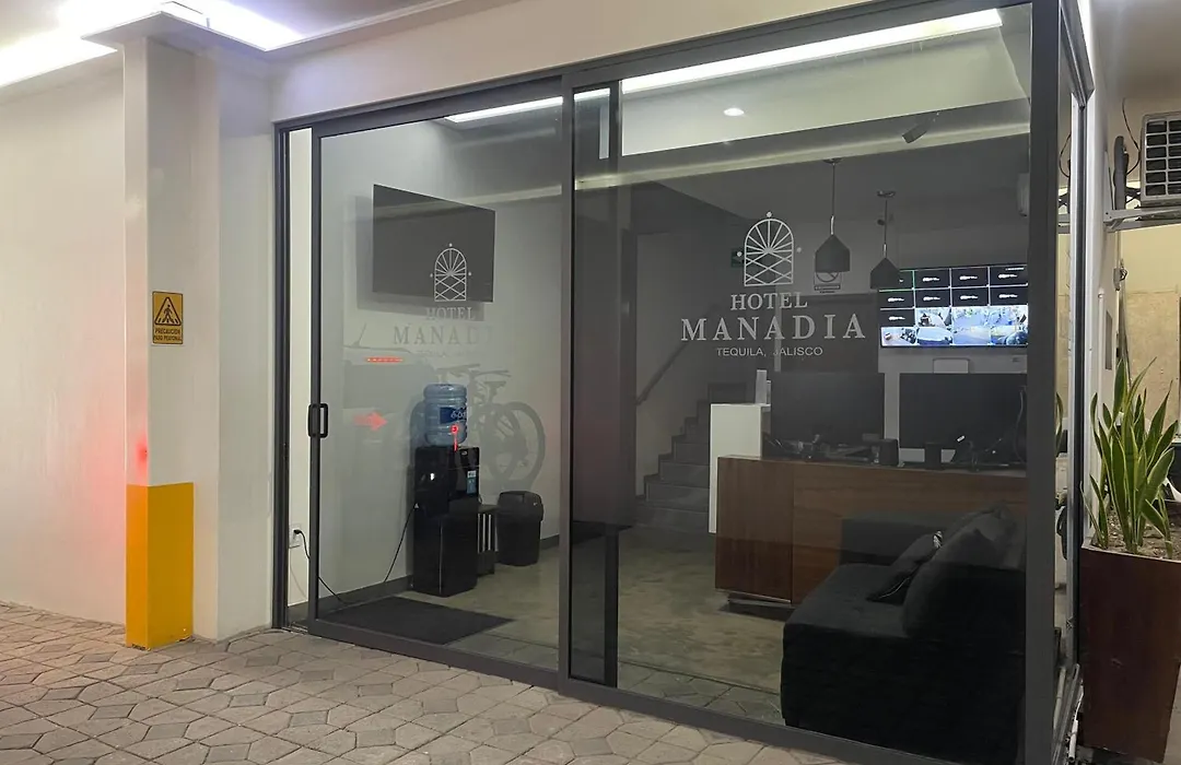 Hotel Manadia-1