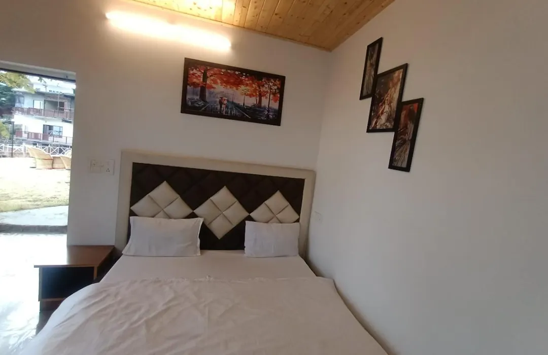 Hotel Himalayan Village-1