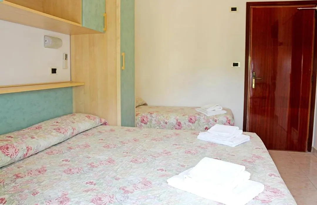 Azzurro Beach Hotel Igea Marina-1