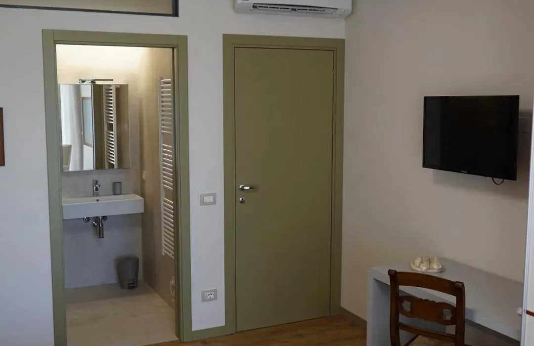 Avenue Rooms-1