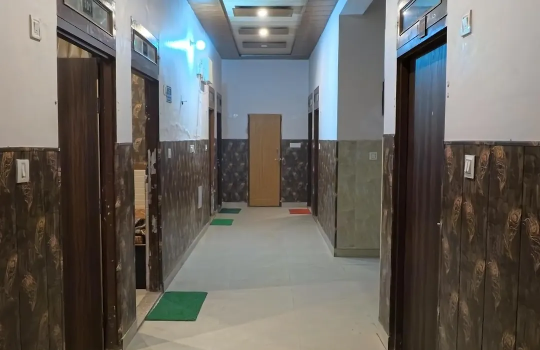 Hotel Aapno Shyam And Restaurant-1