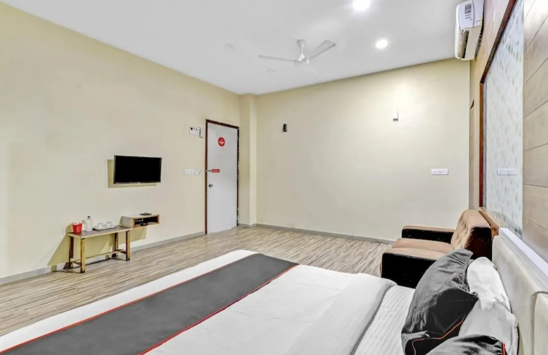 Utsav Galaxy Banquet And Rooms-1