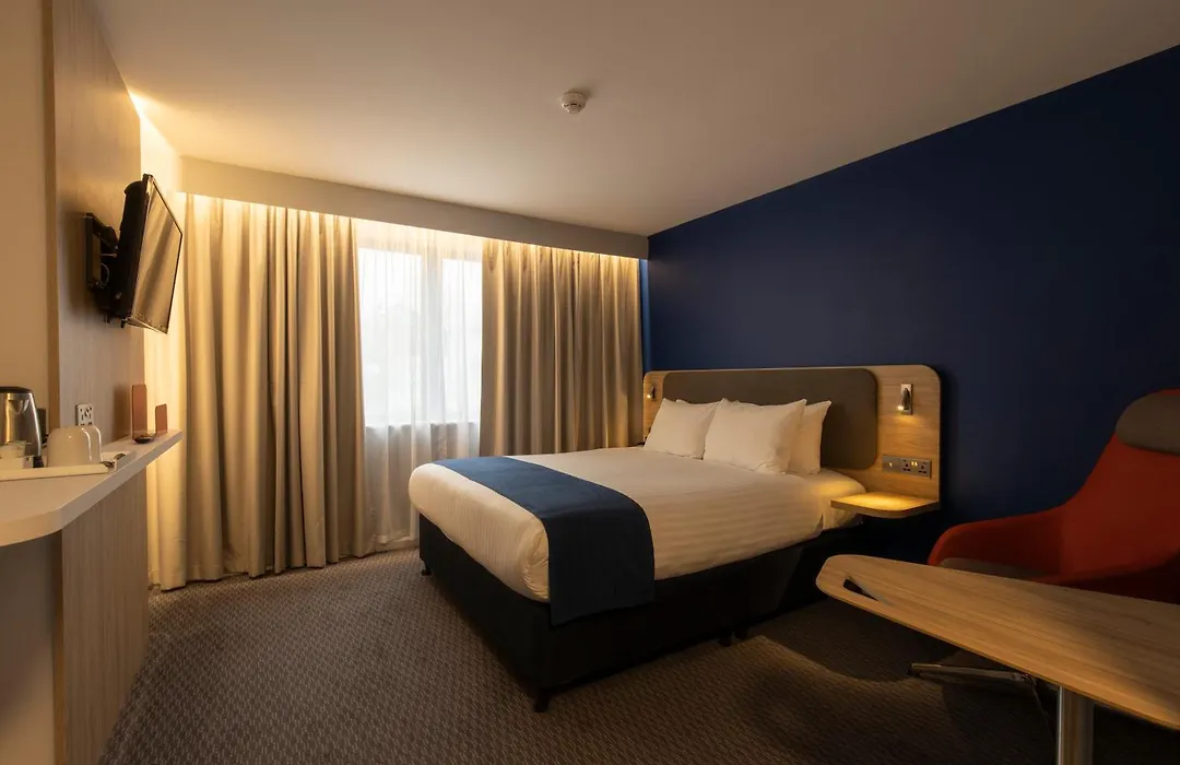 Holiday Inn Express Poole By Ihg-1
