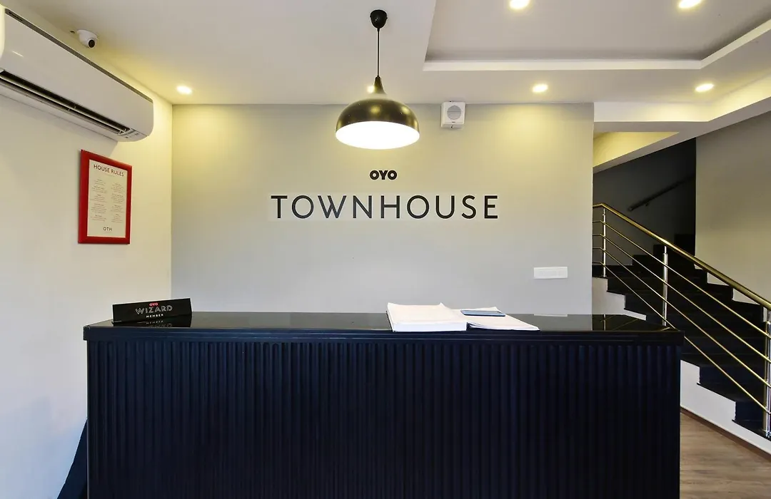 Townhouse Airport Road-1