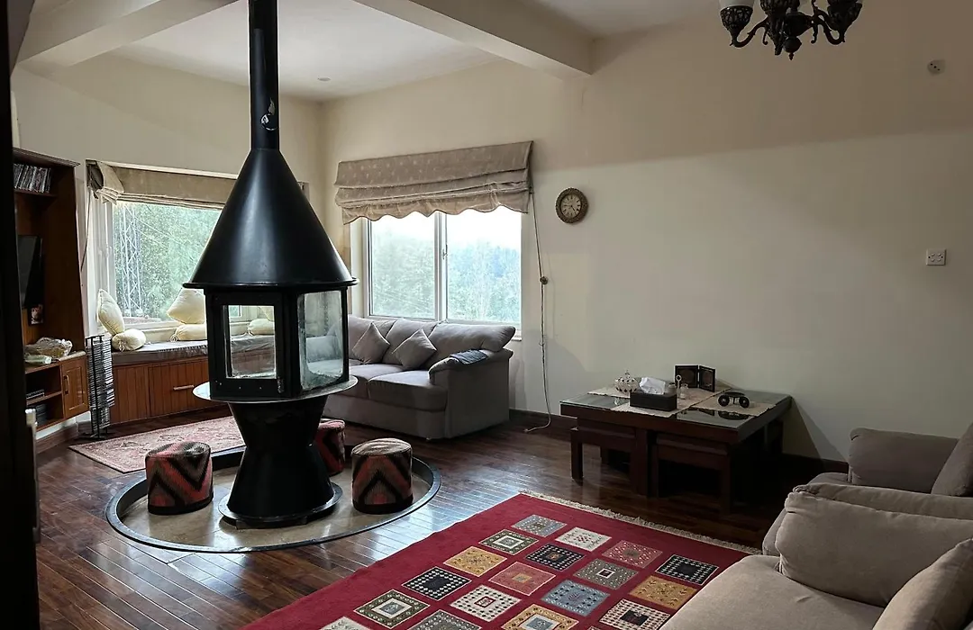 Sarah'S Lodge-1
