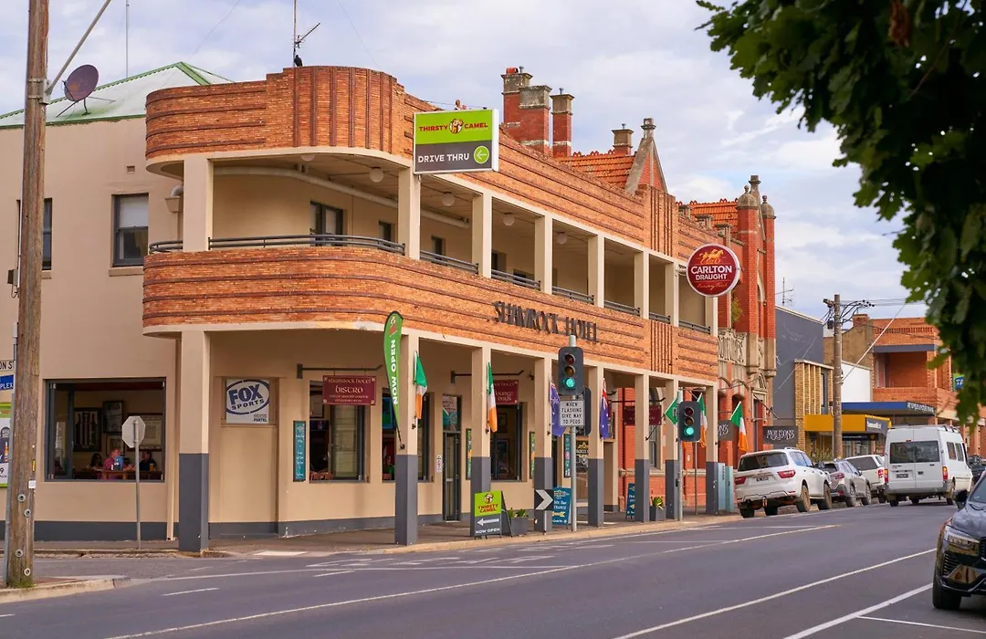 Shamrock Hotel & Accommodation Kyneton-1