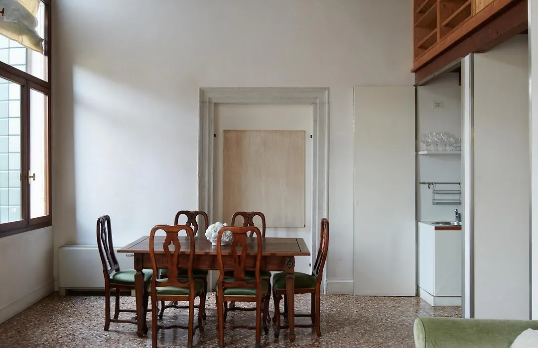 Palazzo Contarini Della Porta Di Ferro-1