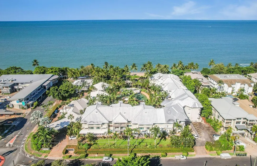 Coral Sands Beachfront Resort-1