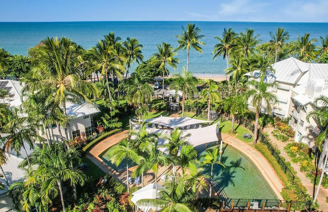 Coral Sands Beachfront Resort-1