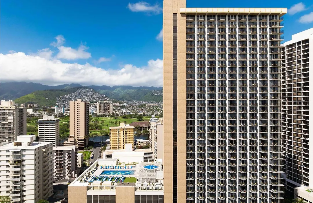 Hilton Waikiki Beach Hotel-1