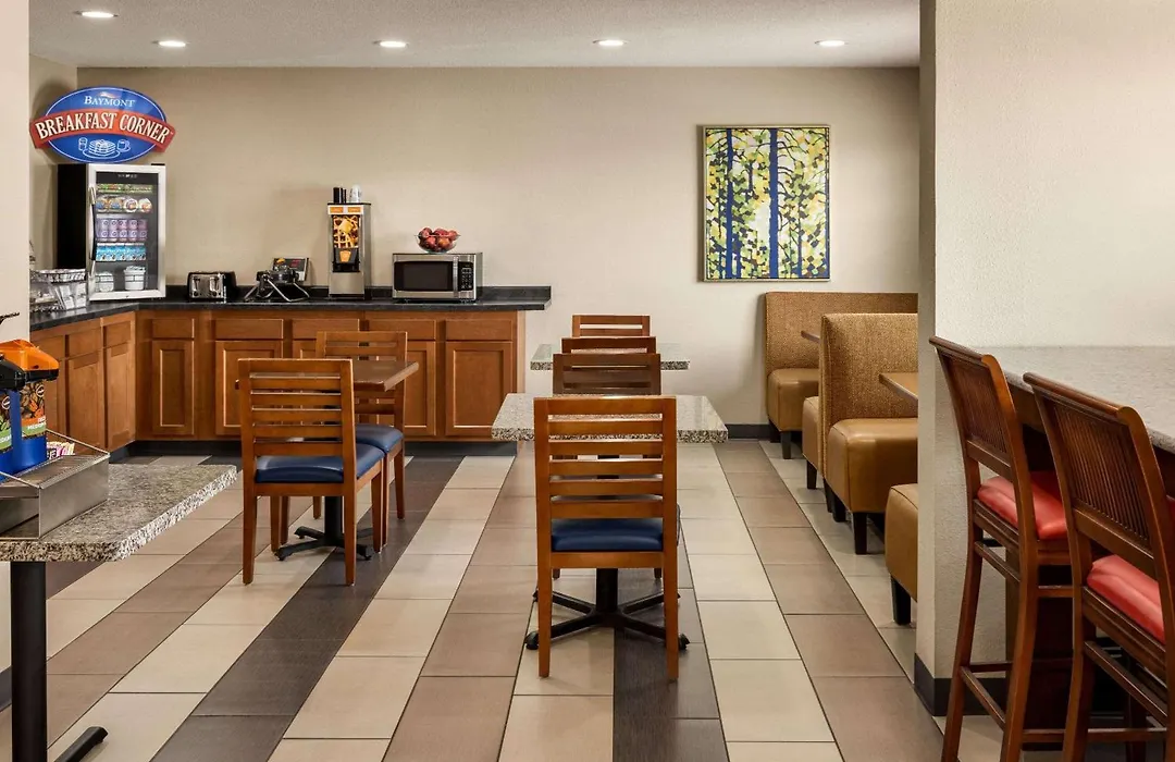 Baymont By Wyndham Cedar Rapids-1