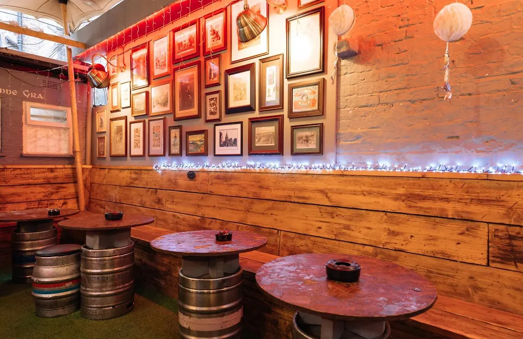 The Crown Pub & Guesthouse-1