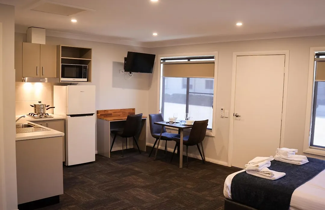 Eastend Studio Apartments-1
