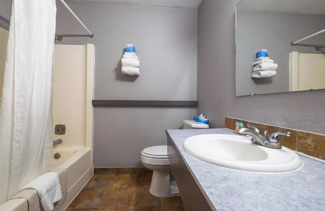 Economy Inn - Auburn-1