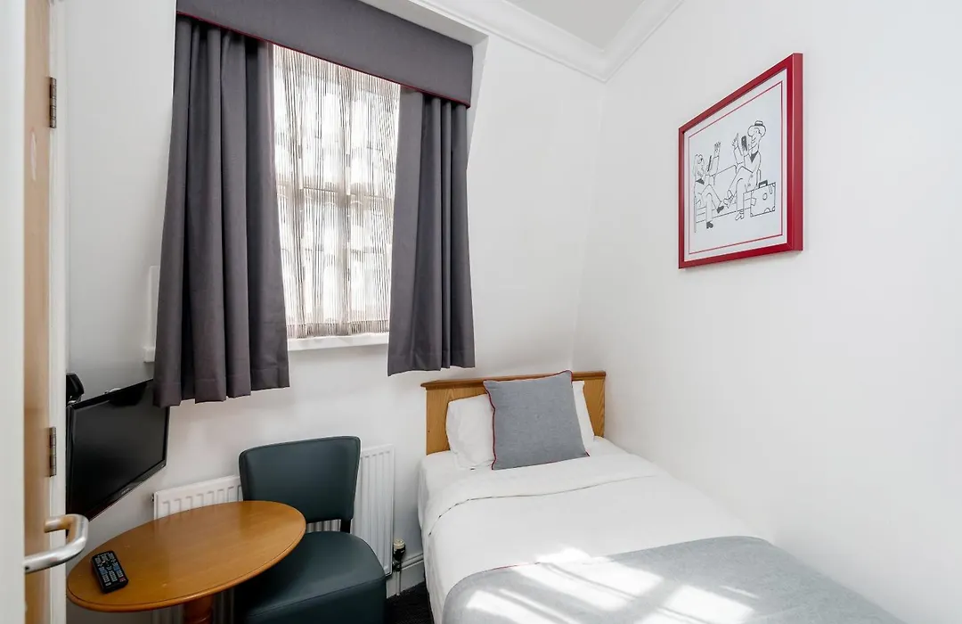 Oyo Townhouse New England, London Victoria-1