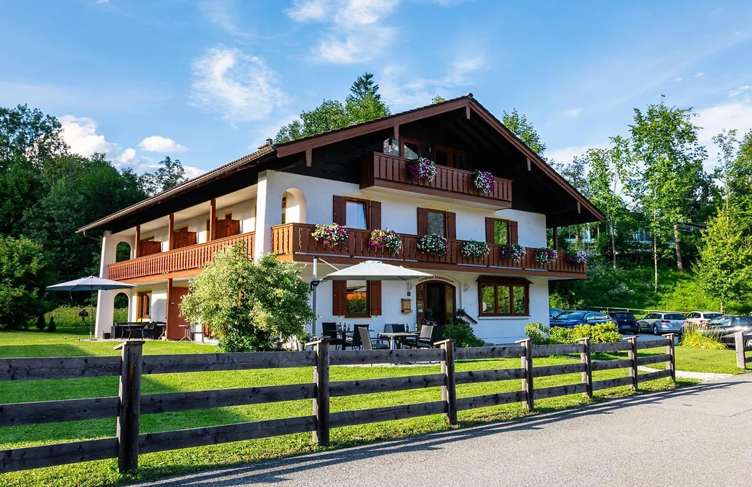 Hotel Garni Landhaus Sonnenstern-1