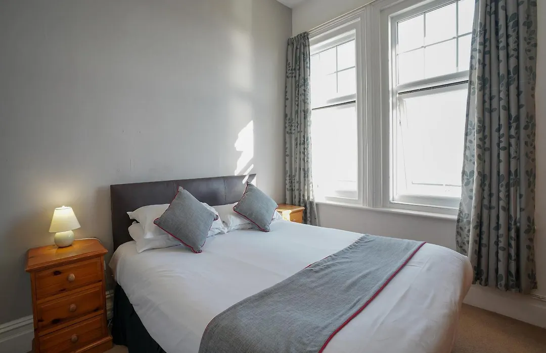 Oyo Shanklin Beach Hotel-1