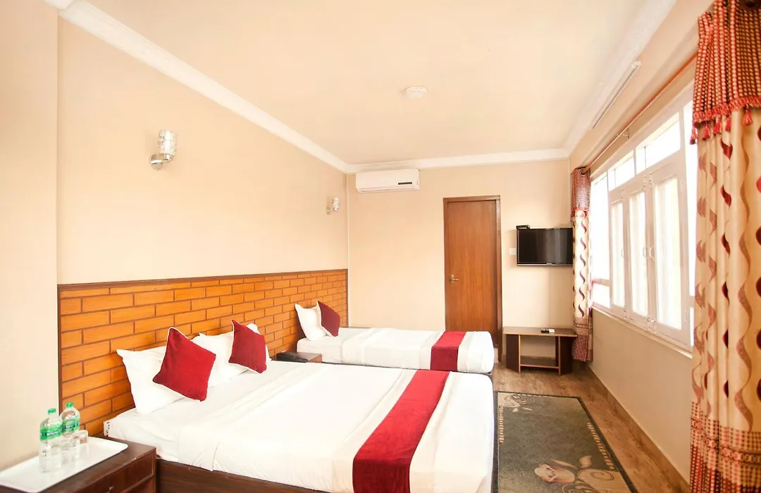 Hotel Holiday Taj-1
