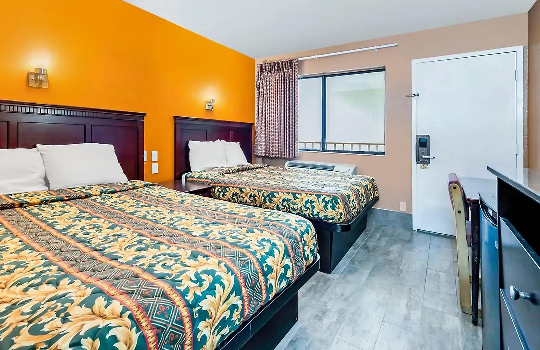 Oyo Hotel Lake Charles Hwy 10-1