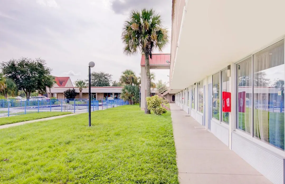 Oyo Hotel Dundee By Crystal Lake-1