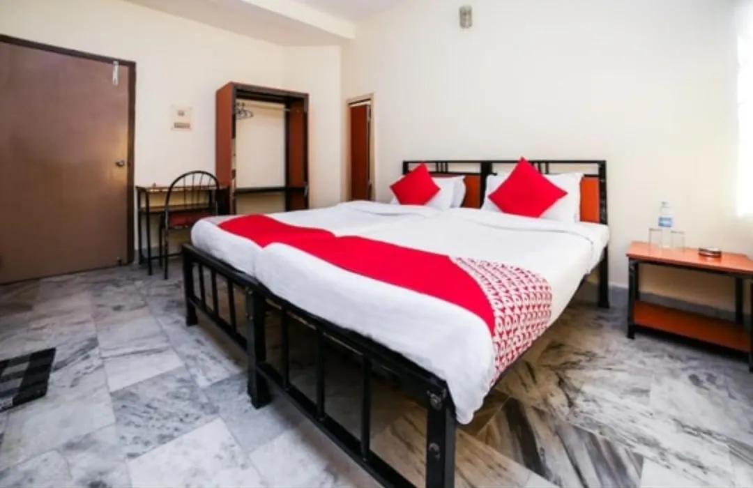 Uttam Guest House-1