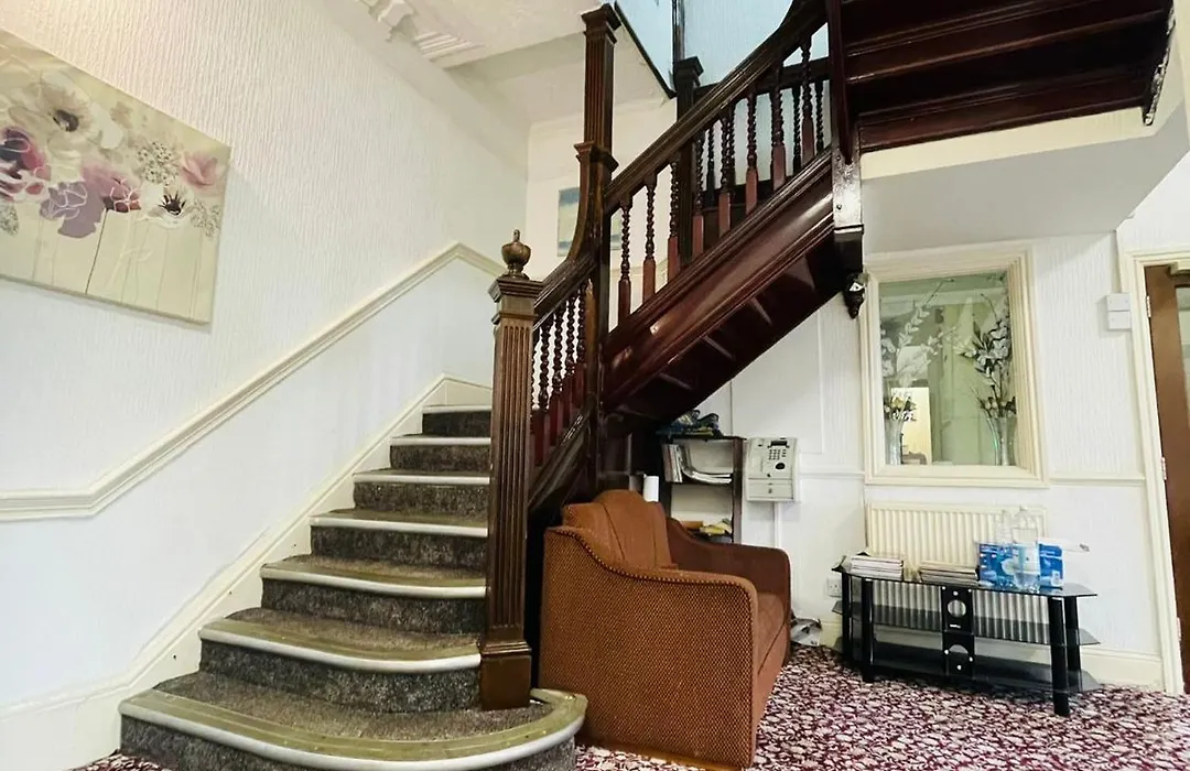 Star Hotel, South Leicester-1