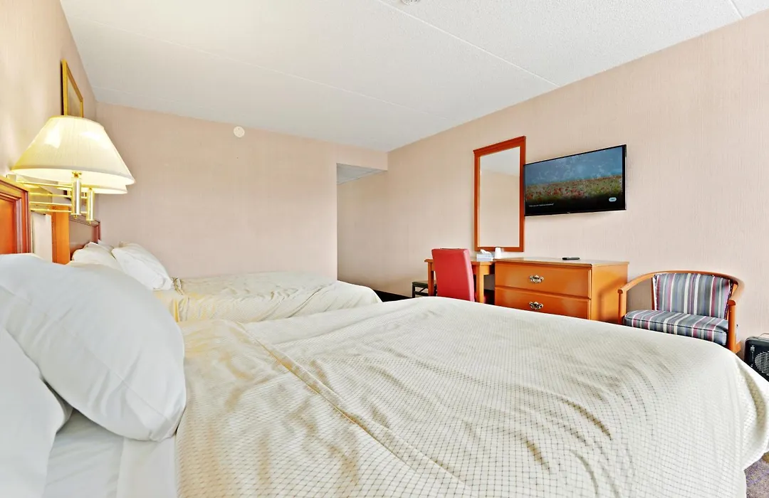 Niagara Lodge & Suites-1