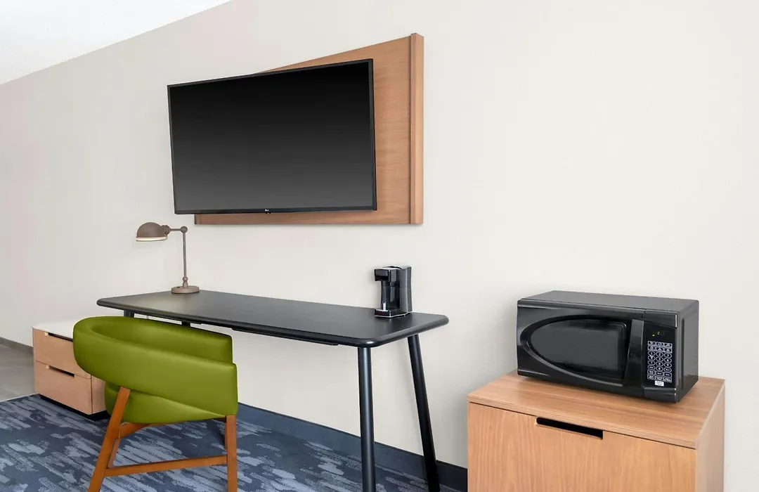 Fairfield Inn & Suites Saginaw-1