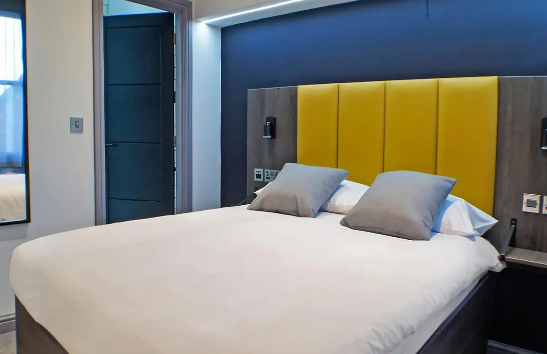 Oyo Tamworth Arms Boutique Pub & Hotel-1