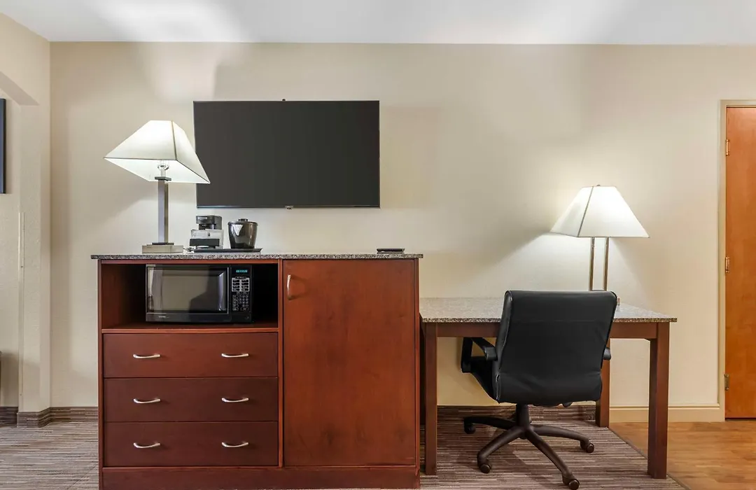 Best Western Executive Inn & Suites-1