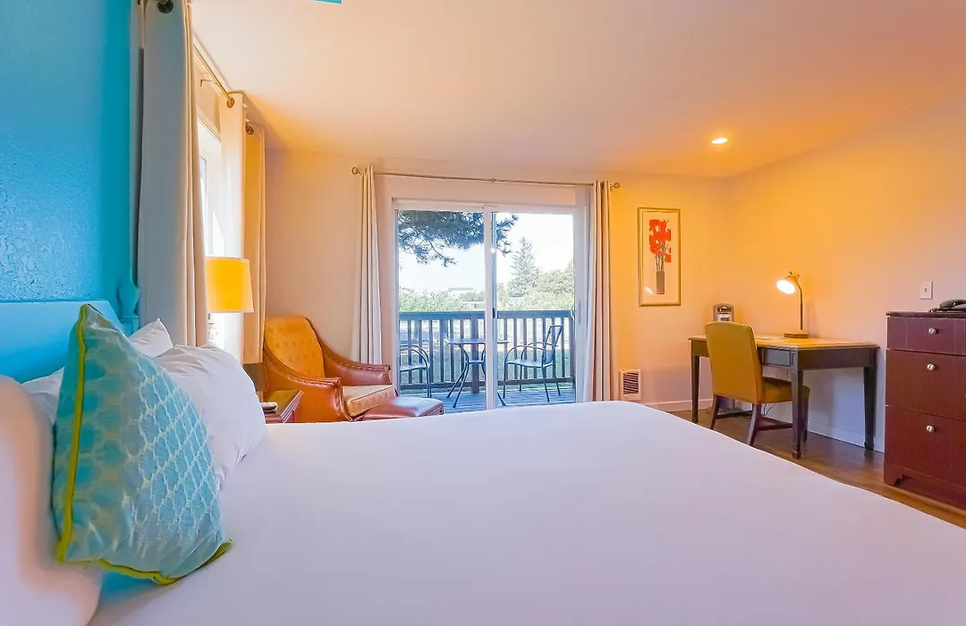 Coast River Inn By Oyo Seaside-1