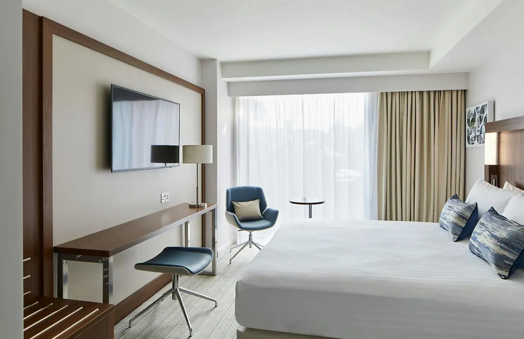 Courtyard By Marriott Oxford City Centre-1