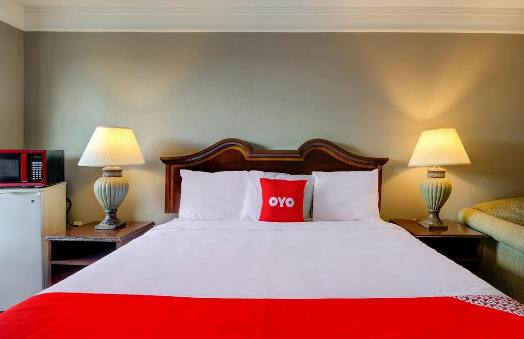 Rise Inn By Oyo Us 441-1