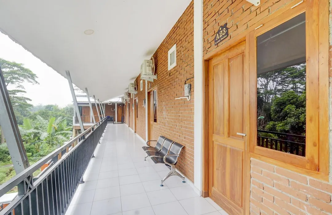 OYO 90758 D Kost In Kandri Semarang-1