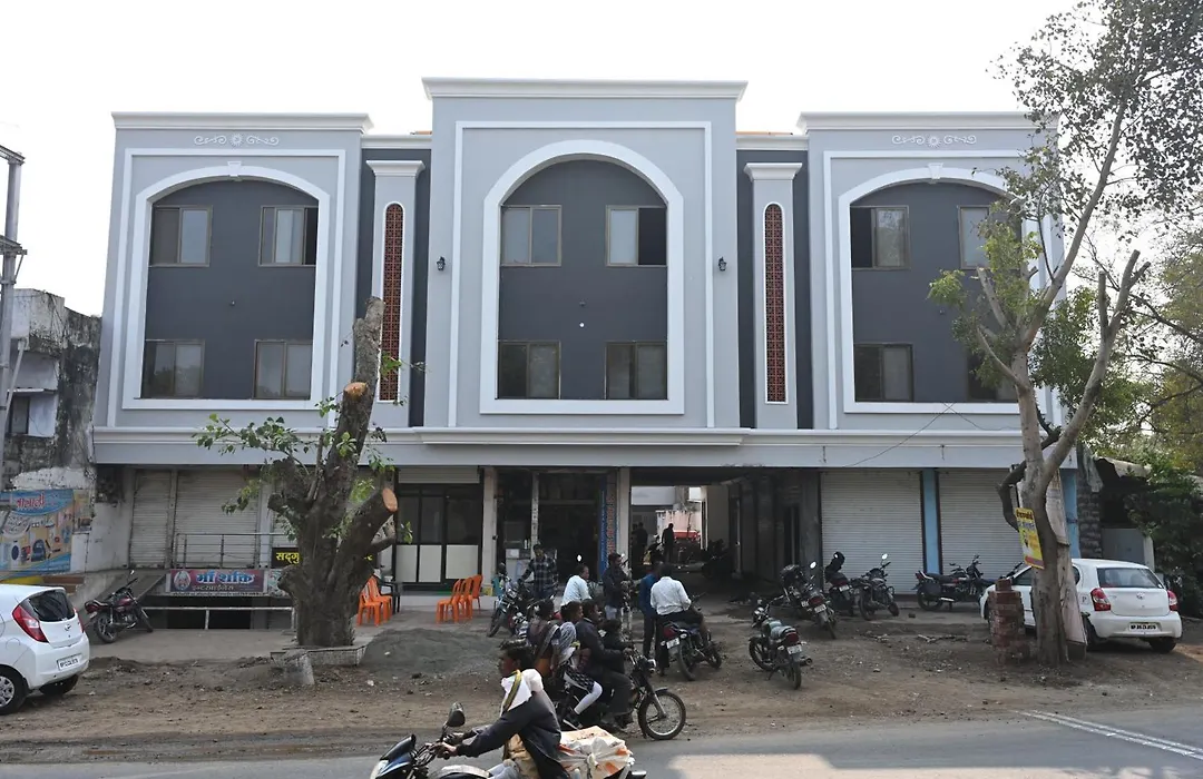 Hotel Rrr Palace-1